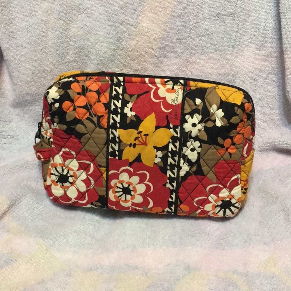 Vera Bradley assecary bag
